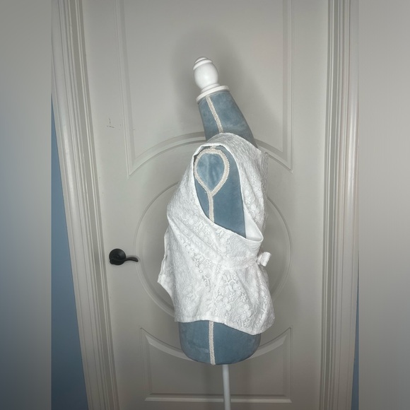 Vintage White Lace Vest - Picture 2 of 5